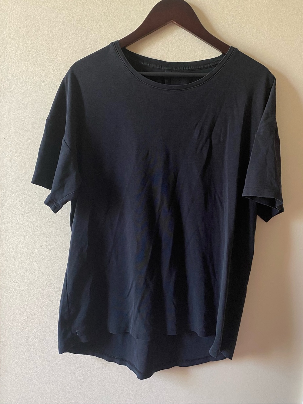 Alphalete Men's Athletic Casual Pullover Short Sleeve T-shirt Black Size L?